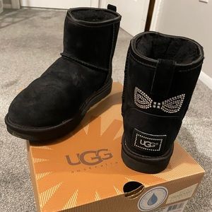 Uggs Classic Mini Crystal Bow with Swarovski crystals-Size 8